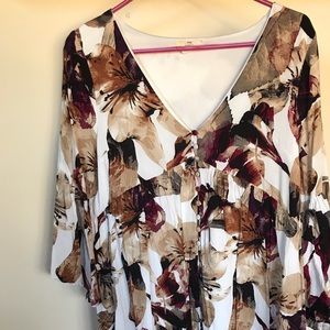 Beautiful bell sleeves short dress